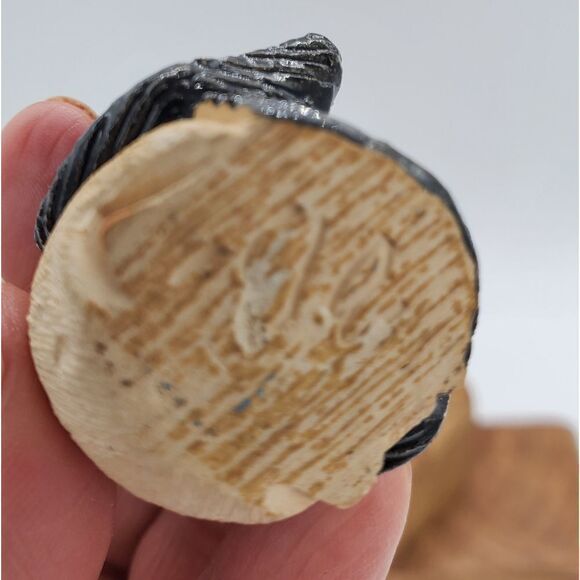 Artisania Rinconada artist carved Glazed Penguin - Picture 7 of 7